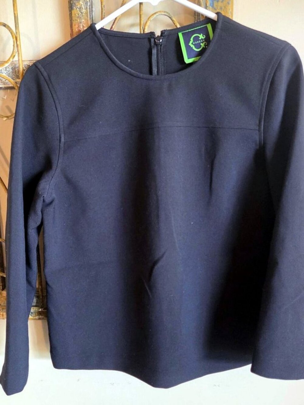 C. Wonder Black Long Sleeve Crew Neck Blouse Back Zip Size 4
